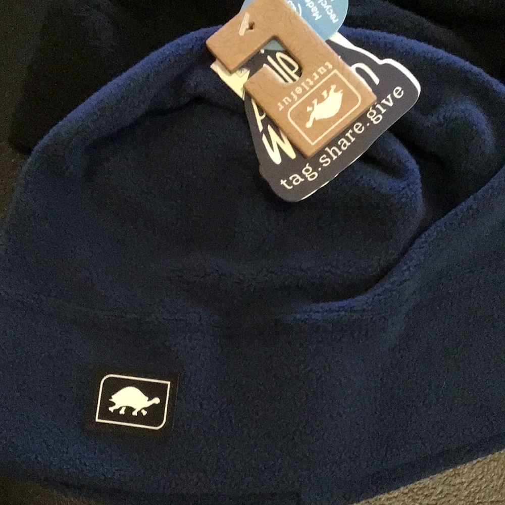Chelonia 150 Beanie Navy Blue, Black All Season Fleece New With Tags- Set of 2 - Picture 4 of 6